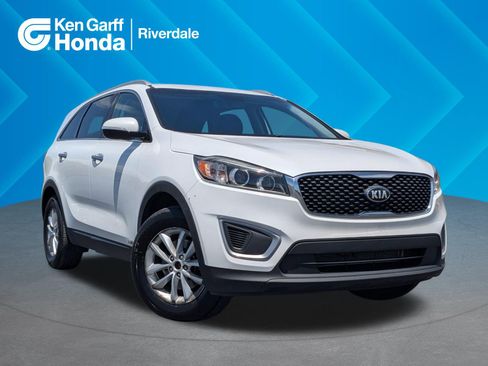 Used 2018 Kia Sorento AWD image 1