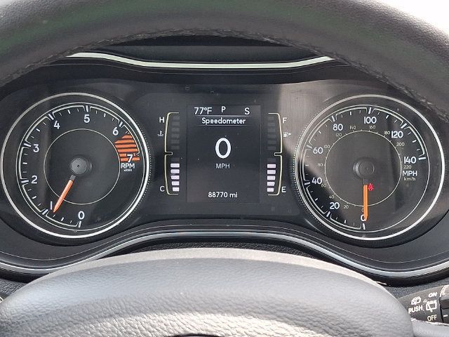 Used 2020 Jeep Cherokee Latitude Plus AWD/4WD image 35
