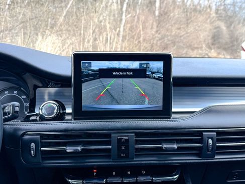 Used 2022 Lincoln Corsair AWD w/ Premium Package image 24