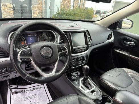 Used 2015 Jeep Cherokee Trailhawk w/ Leather Interior Group AWD/4WD image 12