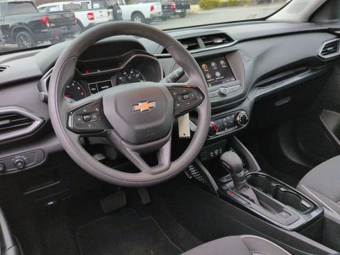 Used 2023 Chevrolet TrailBlazer LS image 33