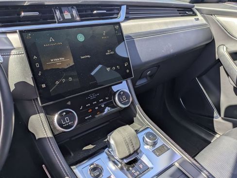 Used 2024 Jaguar F-PACE R-Dynamic S image 21