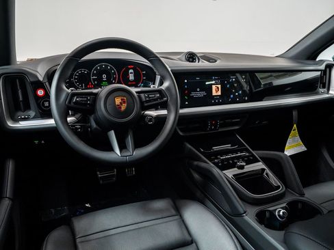 New 2026 Porsche Cayenne S image 4