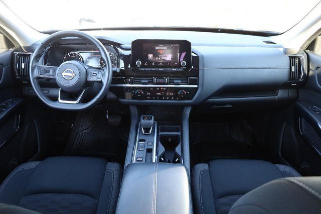 Certified 2025 Nissan Pathfinder SV FWD image 23
