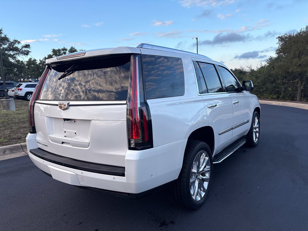 Used 2017 Cadillac Escalade Luxury RWD image 5
