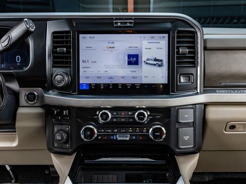 Used 2026 Ford F250 Platinum w/ Platinum Plus Package AWD/4WD image 24