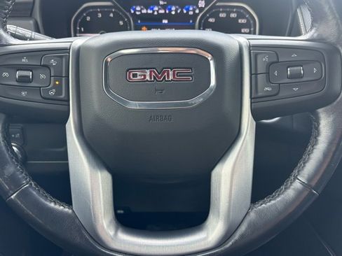 Used 2021 GMC Yukon SLT w/ SLT Premium Package image 16