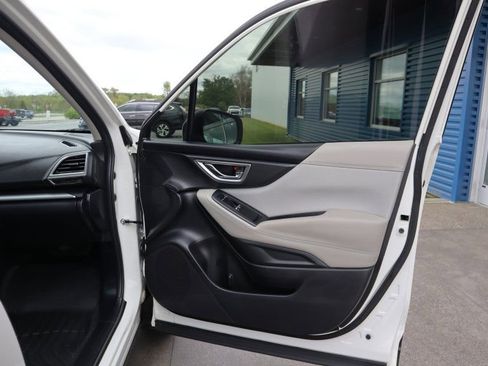 Used 2020 Subaru Forester Premium AWD/4WD image 23