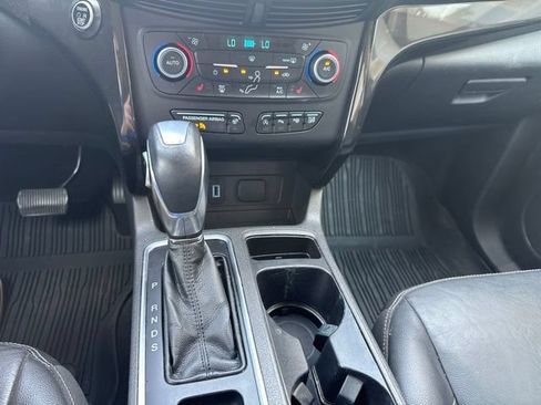 Used 2018 Ford Escape Titanium FWD image 17