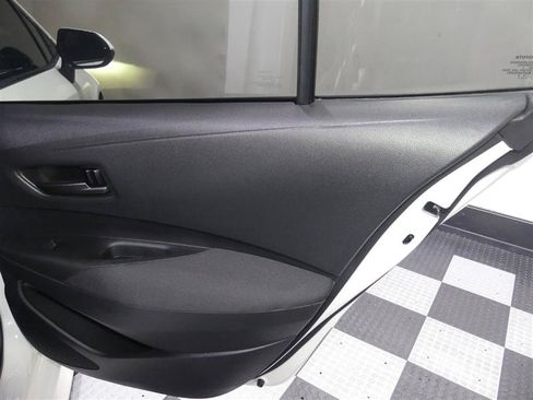 Used 2022 Toyota Corolla LE FWD image 25