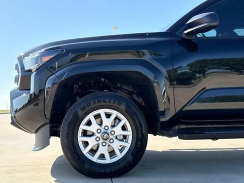 Used 2025 Toyota Tacoma SR RWD image 5