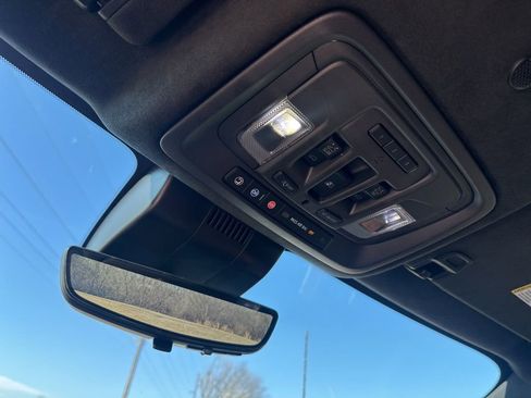 Used 2024 GMC Sierra 3500 Denali Ultimate image 28