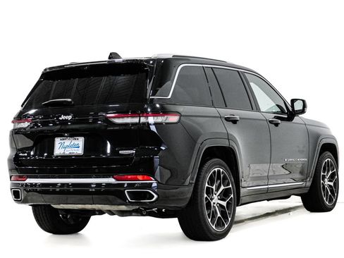 Used 2022 Jeep Grand Cherokee Summit AWD/4WD image 7