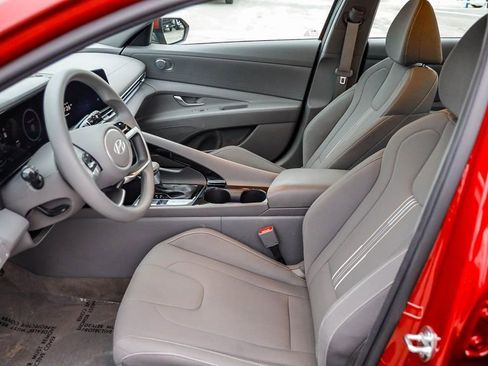 Used 2024 Hyundai Elantra Blue image 18