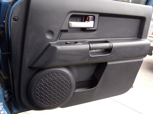 Used 2011 Toyota FJ Cruiser 4WD w/ Convenience Pkg image 53