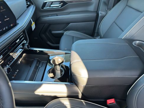 New 2026 Chevrolet Tahoe Premier AWD/4WD image 17