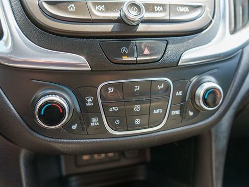 Used 2022 Chevrolet Equinox LT image 31