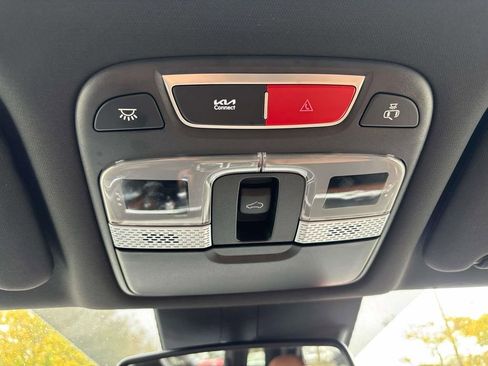 Used 2025 Kia Telluride AWD image 29