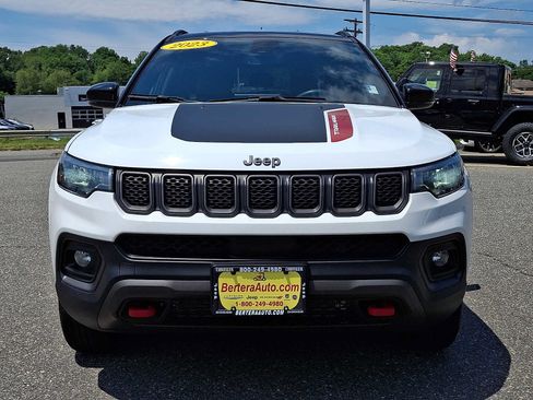 Used 2023 Jeep Compass Trailhawk AWD/4WD image 2