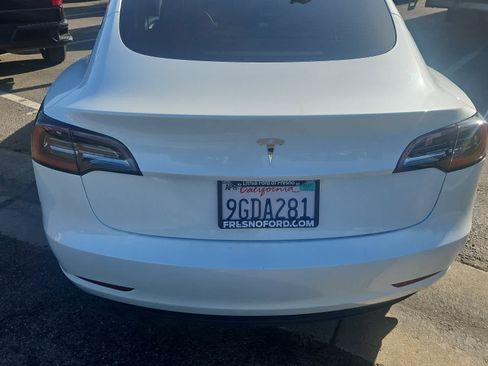 Used 2023 Tesla Model 3 Standard Range image 8