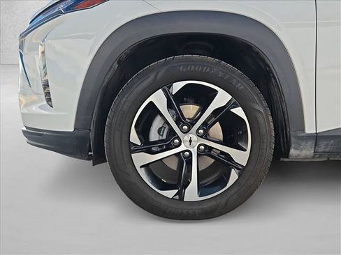 Certified 2025 Chevrolet Trax RS w/ Sunroof Package FWD image 24