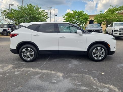Used 2023 Chevrolet Blazer LT FWD image 18