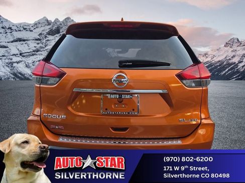 Used 2017 Nissan Rogue SL w/ SL Premium Package image 4