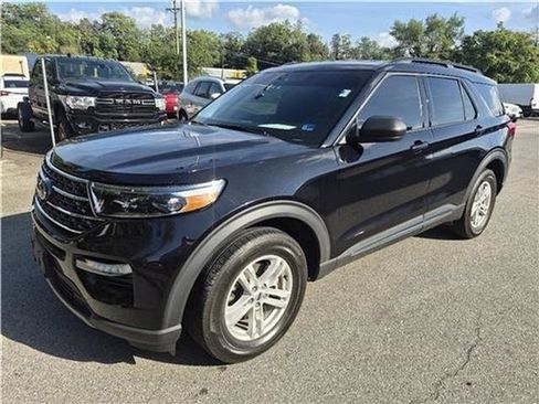 Used 2022 Ford Explorer XLT w/ Equipment Group 202A AWD/4WD image 29