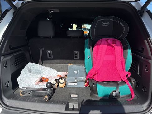 Used 2024 Chevrolet Traverse LT image 7