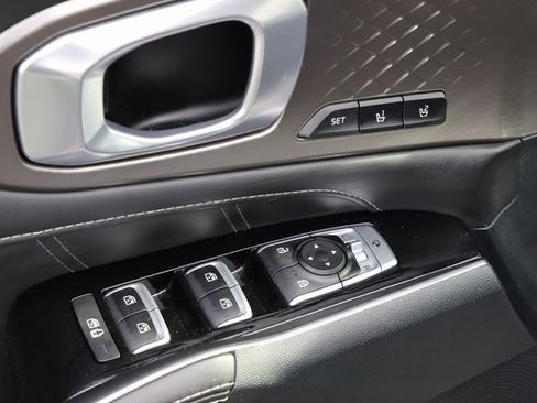 Used 2023 Kia Sorento SX image 18