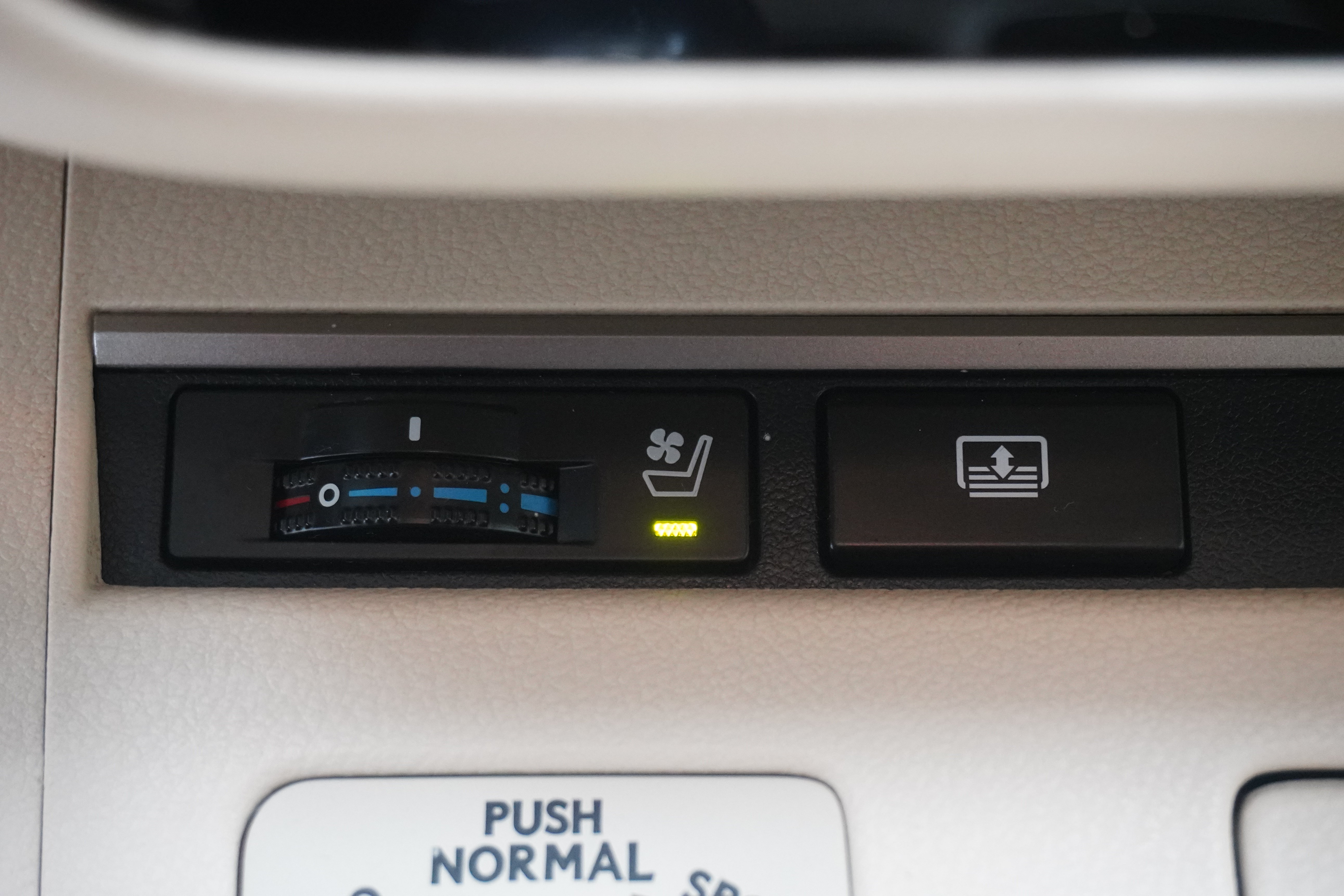 Used 2013 Lexus ES 350 w/ Luxury Pkg FWD image 20