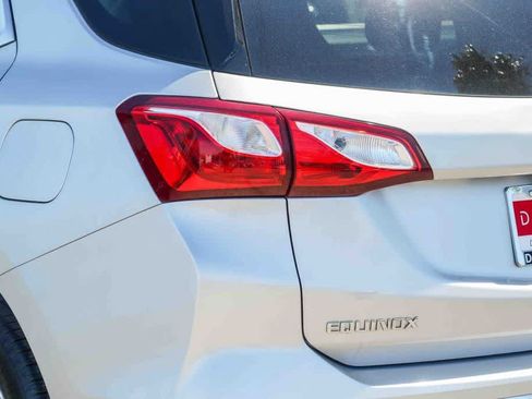 Used 2020 Chevrolet Equinox LT FWD image 7