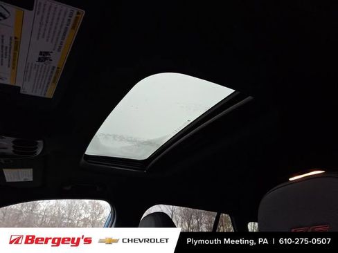 Certified 2024 Chevrolet Trax RS w/ Sunroof Package image 17