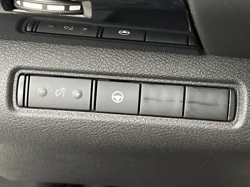 Used 2024 Nissan Pathfinder SV FWD image 47