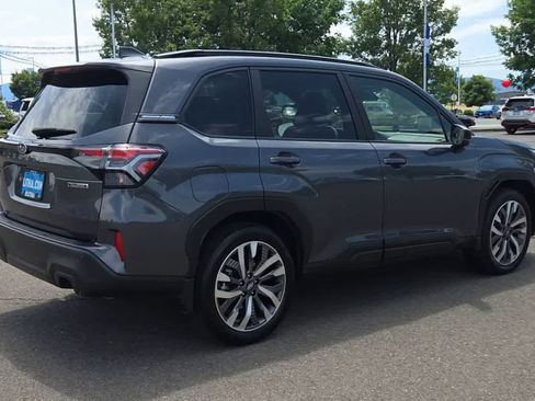 Used 2025 Subaru Forester Touring AWD/4WD image 8