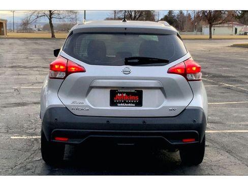Used 2020 Nissan Kicks SV image 4