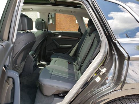 Used 2023 Audi Q5 2.0T Premium Plus w/ Premium Plus Package AWD/4WD image 11
