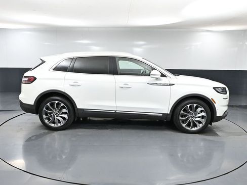 Used 2023 Lincoln Nautilus Reserve w/ Equipment Group 201A image 4