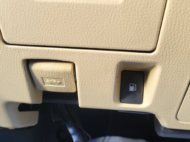 Used 2018 Toyota Highlander XLE FWD image 13