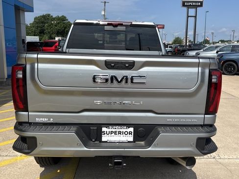New 2026 GMC Sierra 2500 Denali w/ Denali Reserve Package AWD/4WD image 4