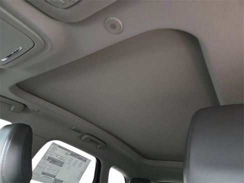 New 2026 Lincoln Corsair Premiere image 12