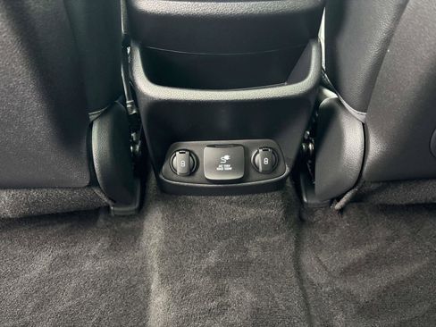 Used 2019 Hyundai Santa Fe AWD image 11