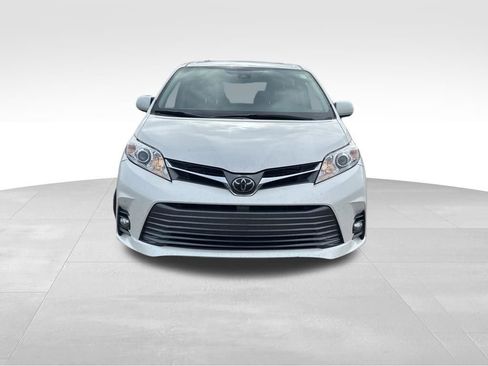 Used 2018 Toyota Sienna XLE Premium FWD image 8