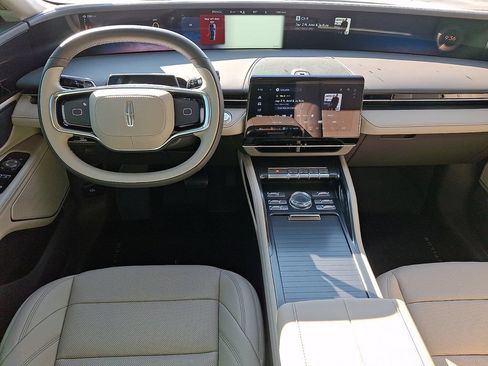 Certified 2024 Lincoln Nautilus Premier AWD/4WD image 11