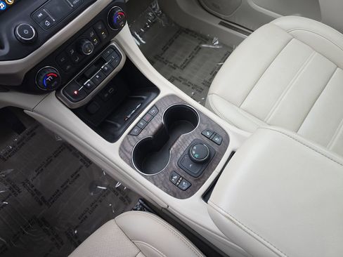 Used 2021 GMC Acadia Denali w/ Denali Technology Package image 33