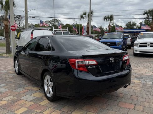 Used 2014 Toyota Camry SE image 9