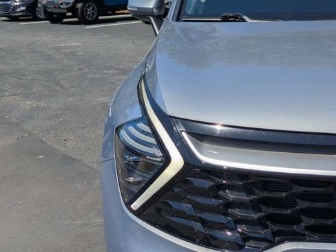 Used 2024 Kia Sportage EX FWD image 10