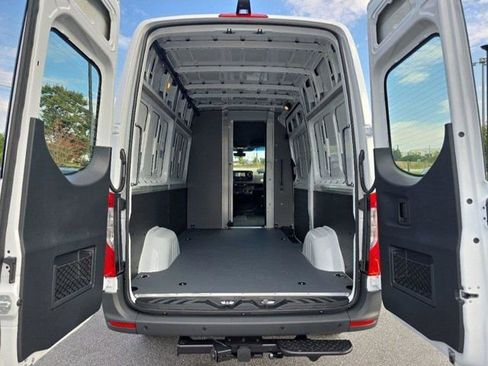 Used 2026 Mercedes-Benz Sprinter 2500 image 5