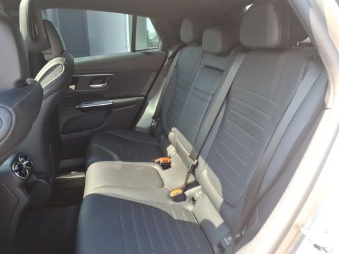 Used 2024 Mercedes-Benz GLC 300 4MATIC image 27