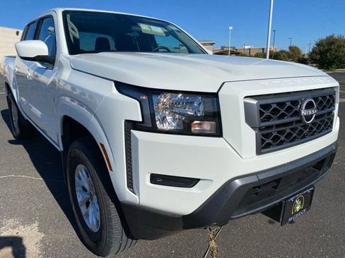 Certified 2024 Nissan Frontier SV image 8